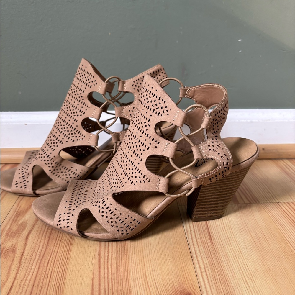 Women's Tan Heeled Sandals